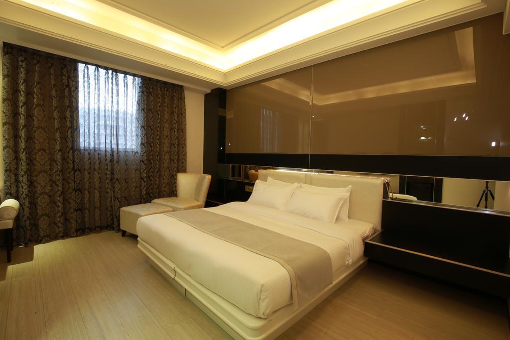 Highness Hotel Guishan Exteriör bild
