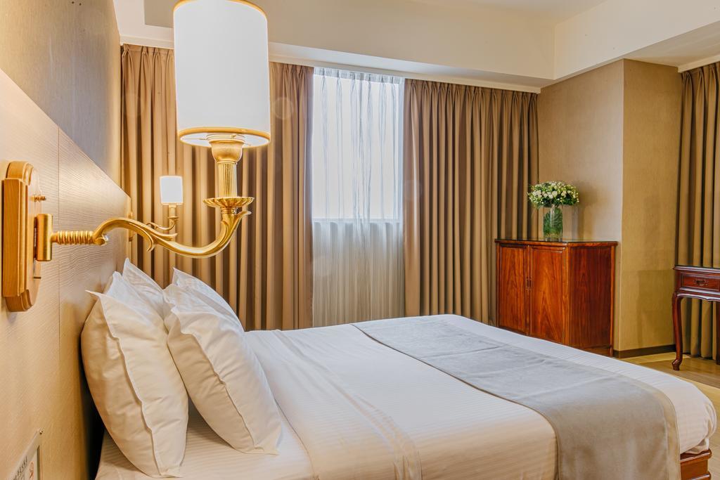 Highness Hotel Guishan Exteriör bild