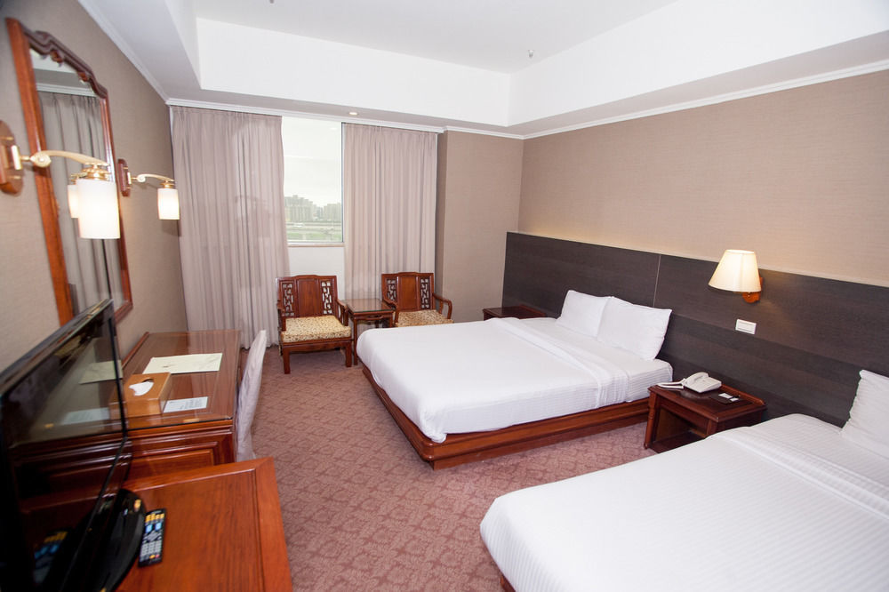Highness Hotel Guishan Exteriör bild