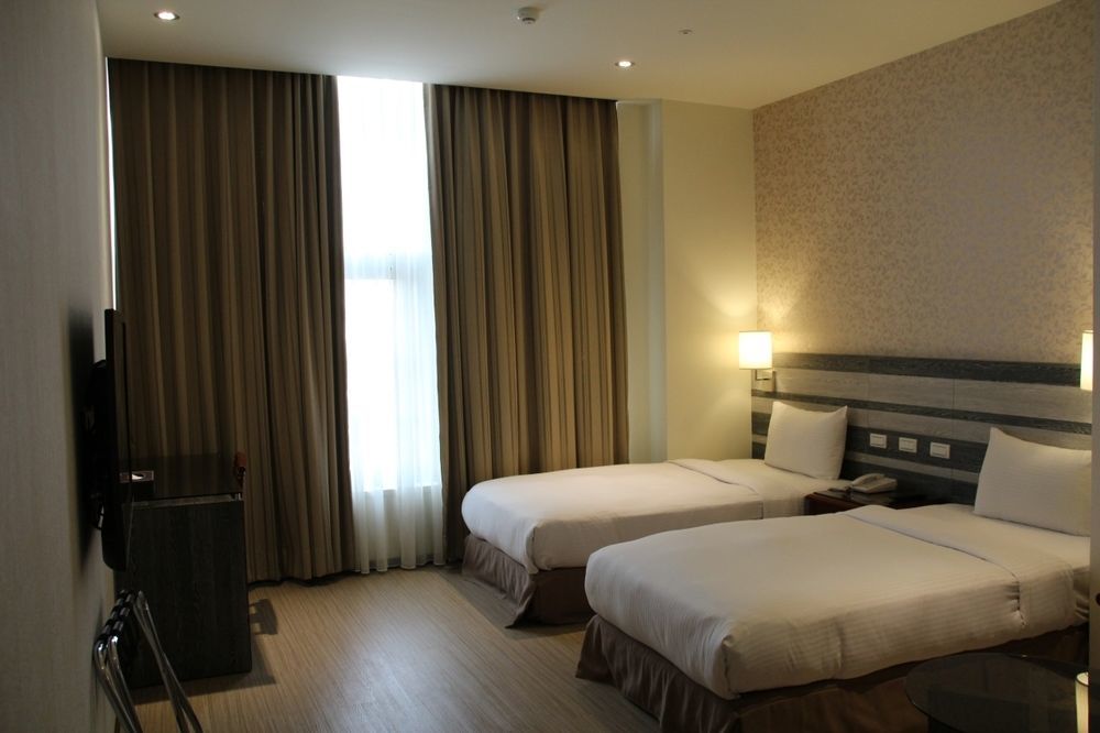 Highness Hotel Guishan Exteriör bild