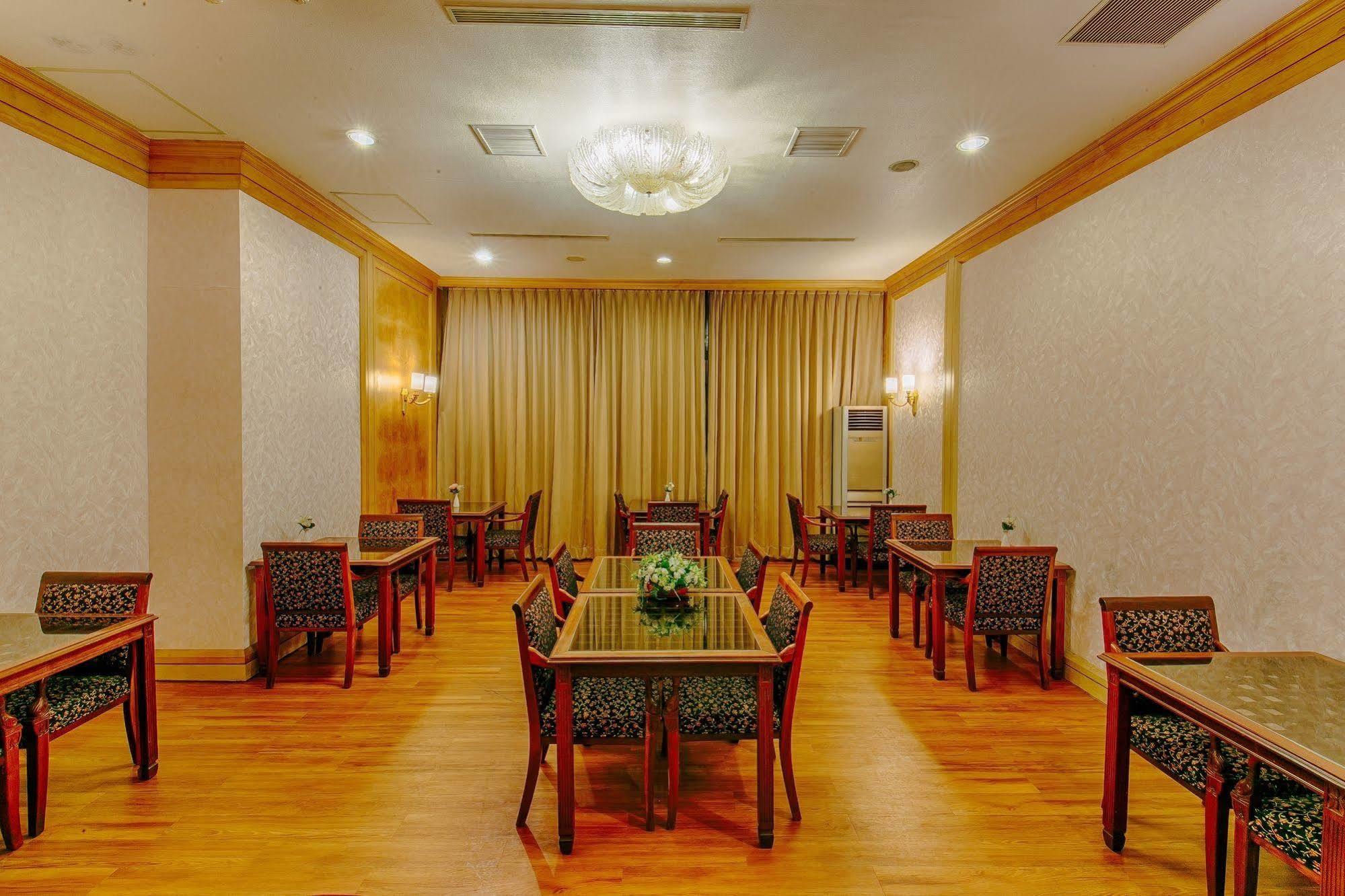 Highness Hotel Guishan Exteriör bild