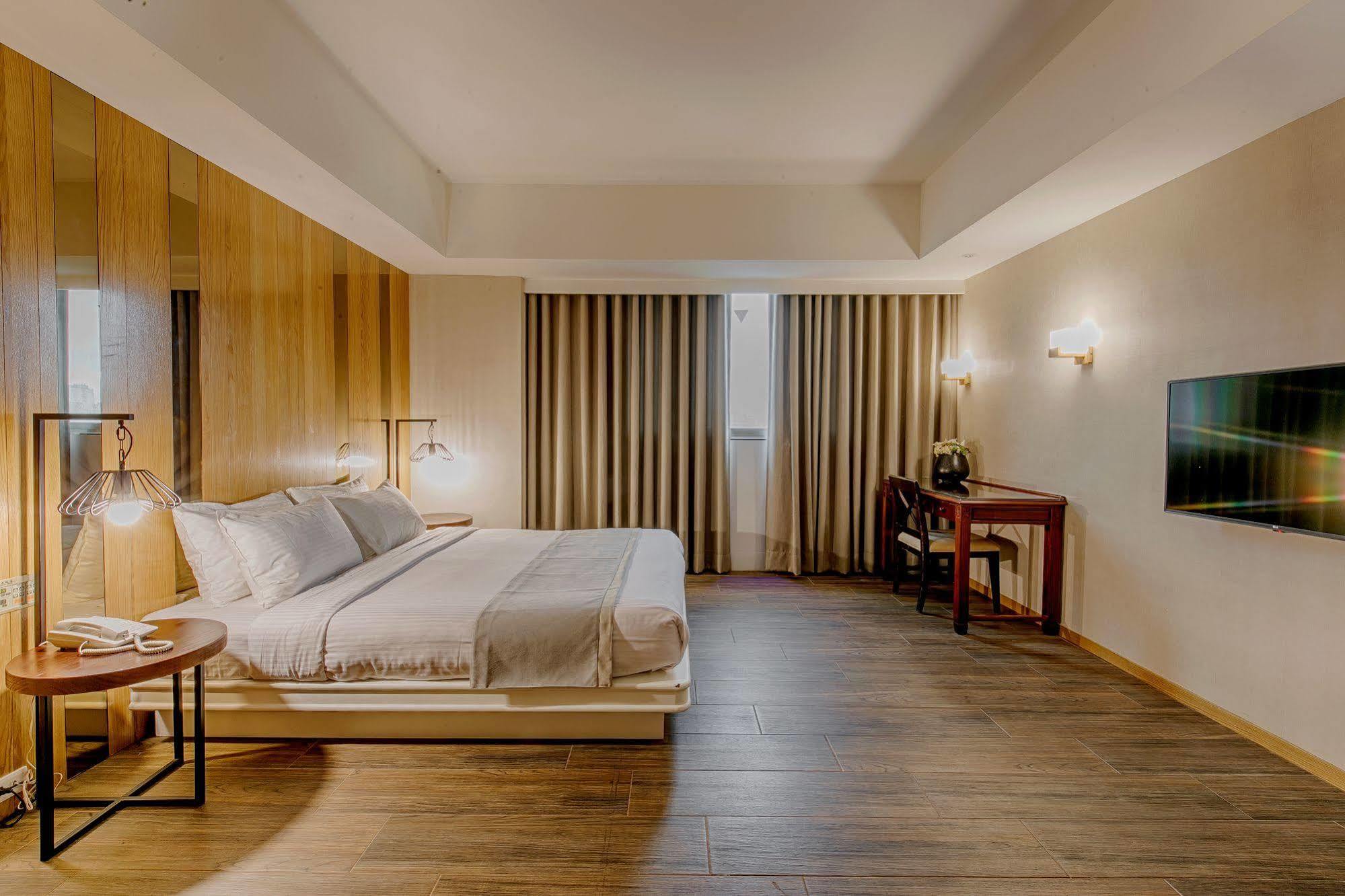 Highness Hotel Guishan Exteriör bild