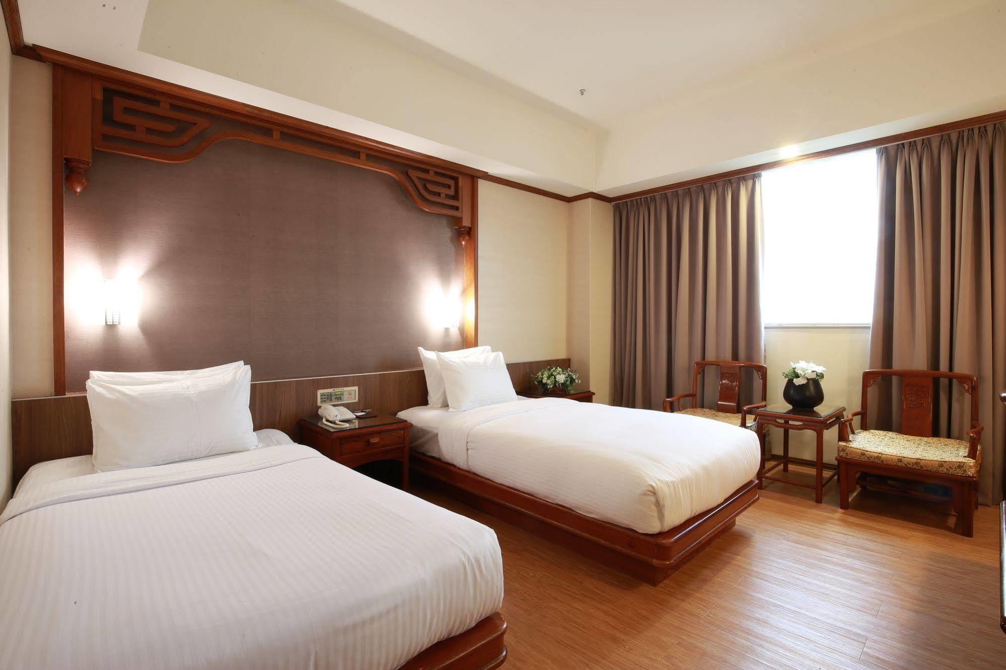 Highness Hotel Guishan Exteriör bild