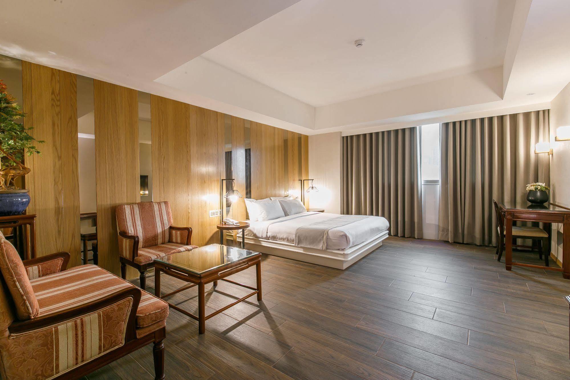 Highness Hotel Guishan Exteriör bild