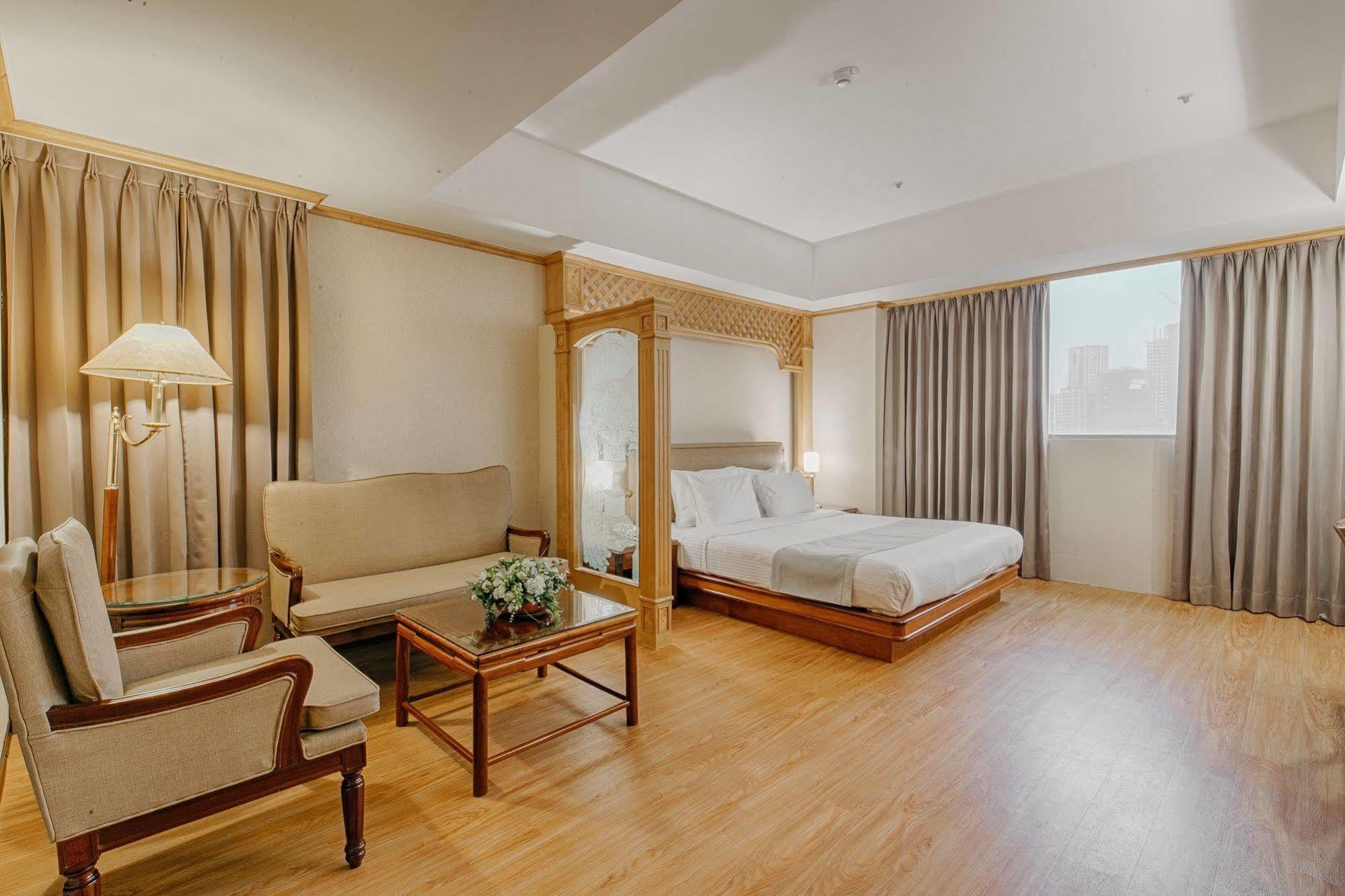 Highness Hotel Guishan Exteriör bild